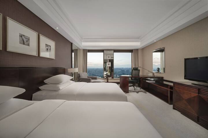 Room 16 of 40