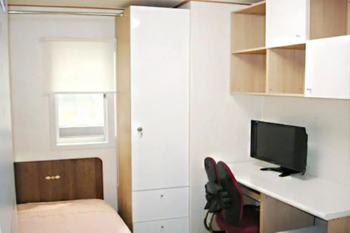 Room 3 of 11