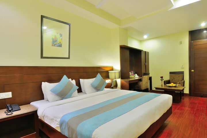 Room 10 of 31