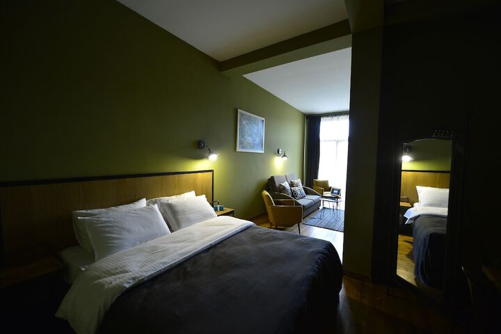 Room 9 of 52