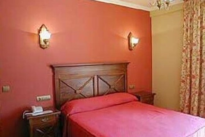 Room 16 of 34