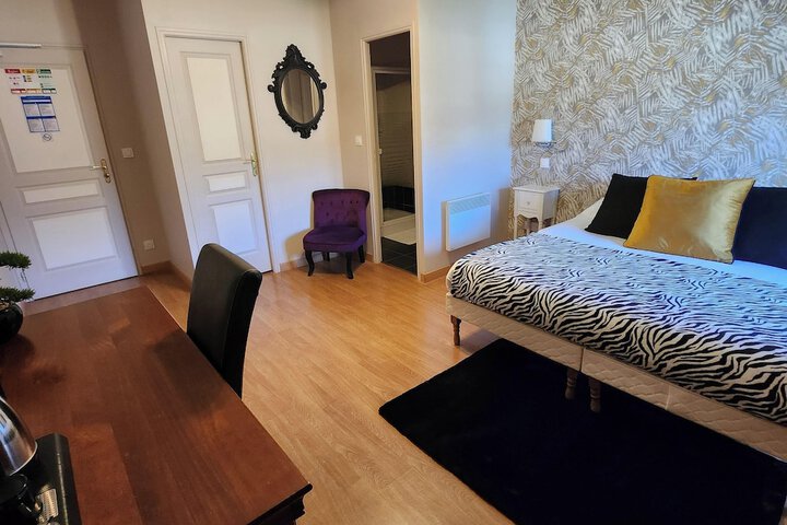 Room 6 of 30