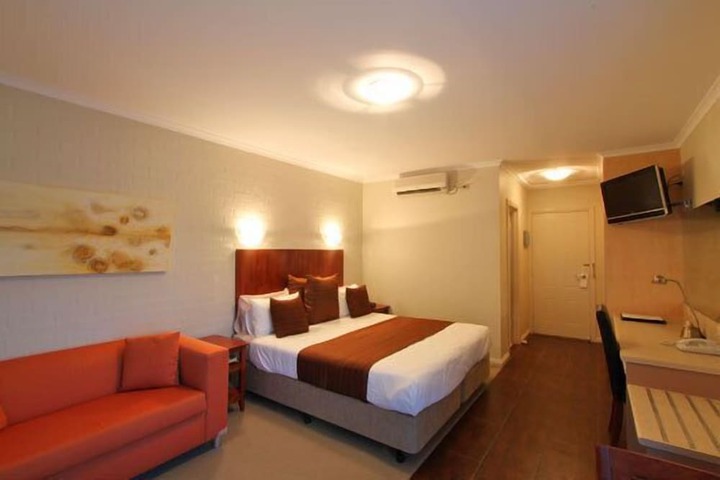 Room 2 of 20