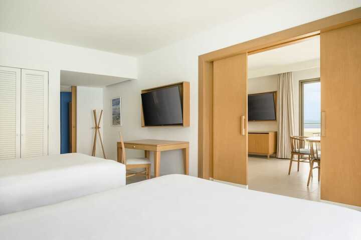 Room 12 of 113