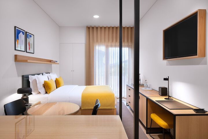 Room 25 of 84