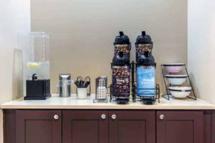 Breakfast/Coffee Service 30 of 37