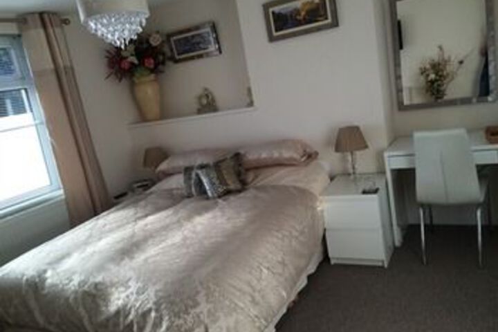 Room 10 of 15