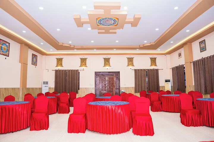 Ballroom/Hall 28 of 42