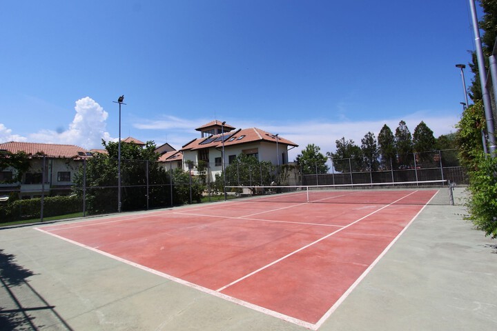 Tennis court