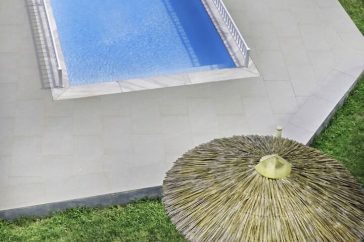 Pool 73 of 126