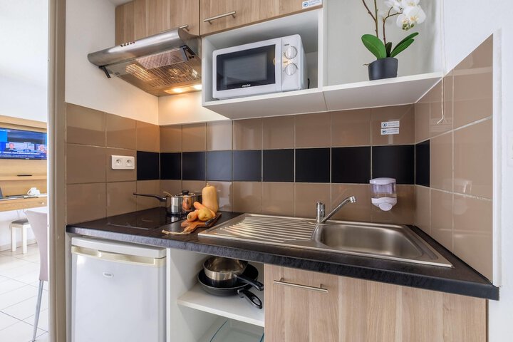 Private kitchenette