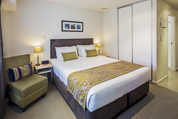 Room 5 of 20