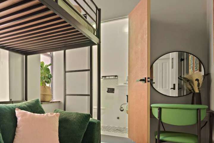 Room 19 of 35