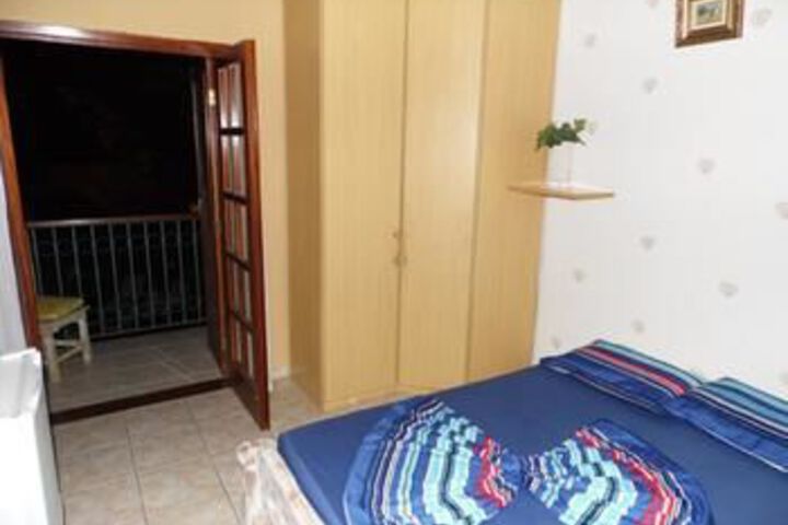 Room 11 of 21