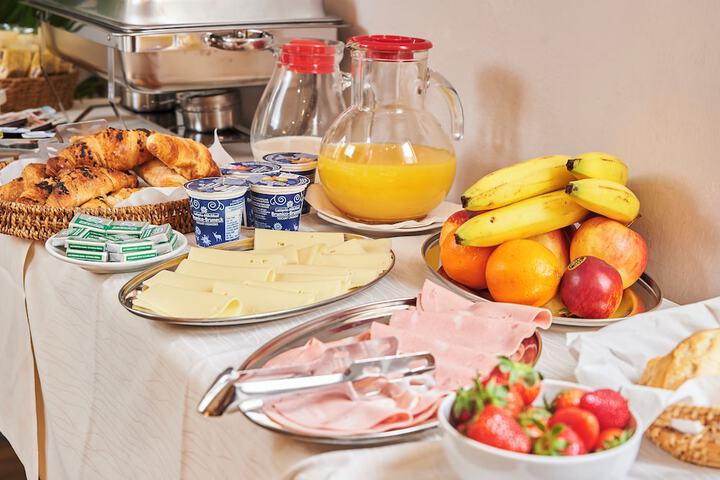 Breakfast/Coffee Service 27 of 31
