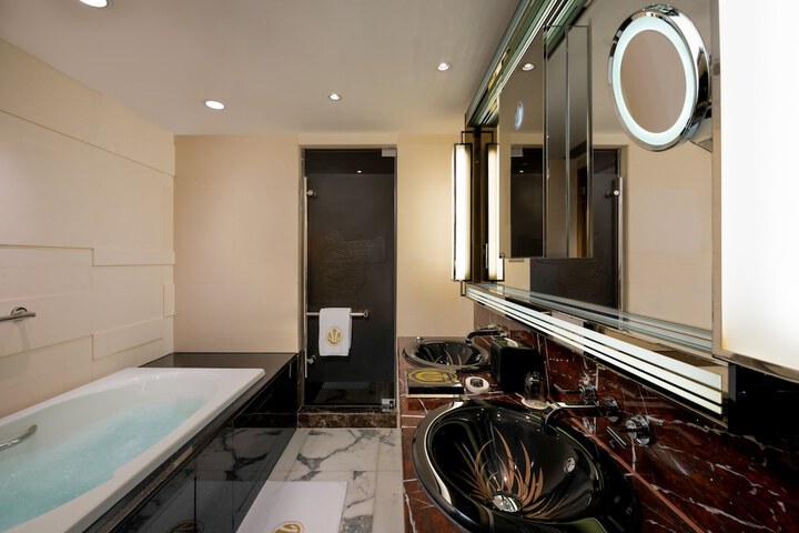 Room 14 of 42