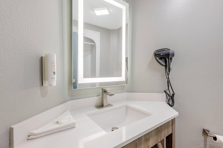 Room 12 of 30