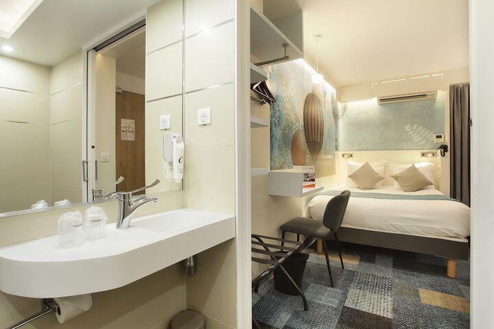 Room 92 of 146