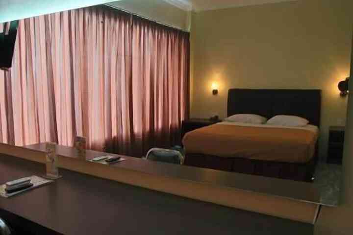 Room 13 of 25