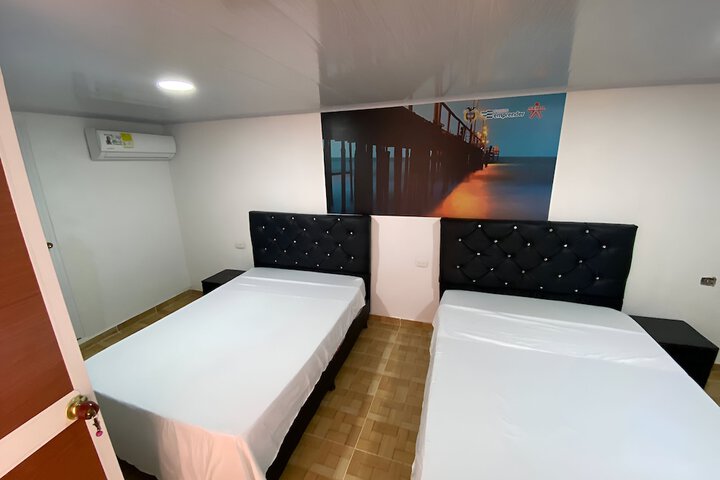 Room 6 of 9