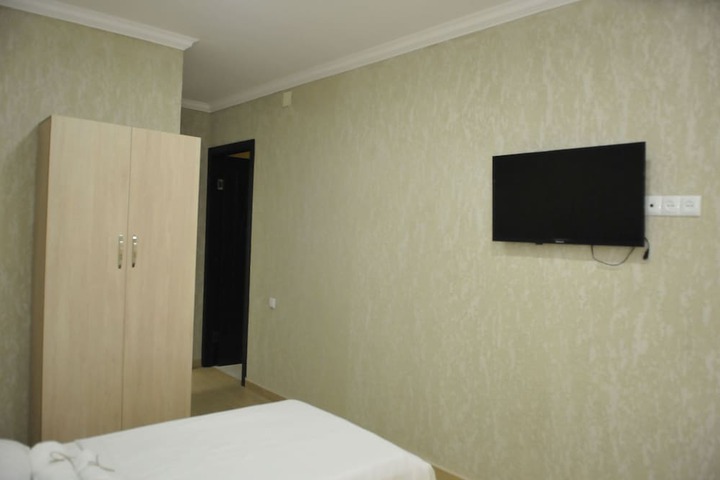 Room 12 of 46