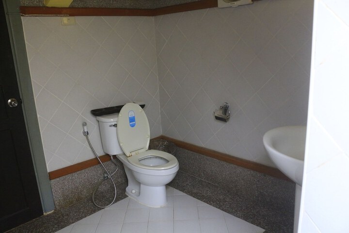 Room 14 of 63