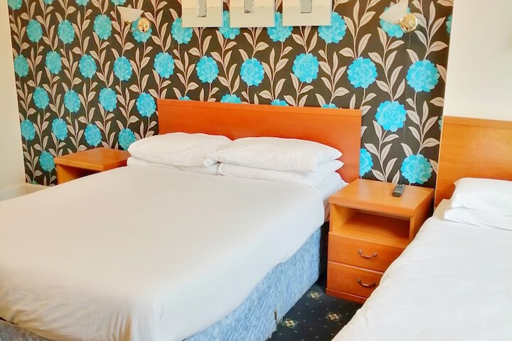 Room 4 of 49