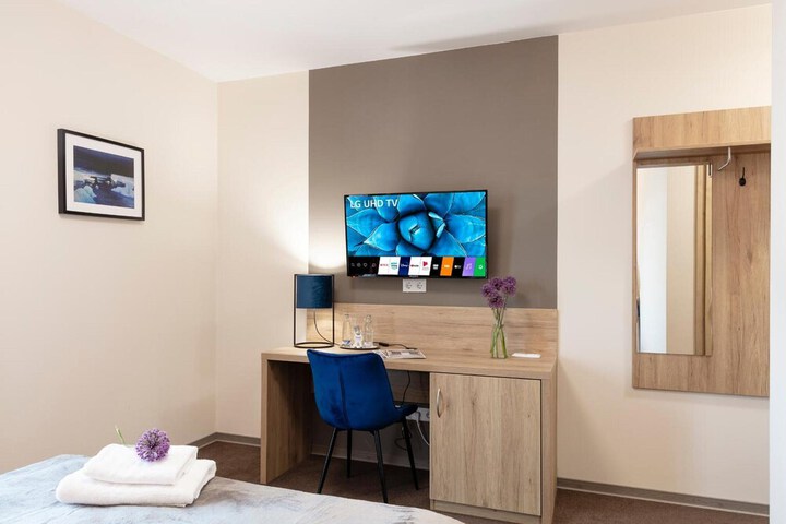 Room 12 of 50