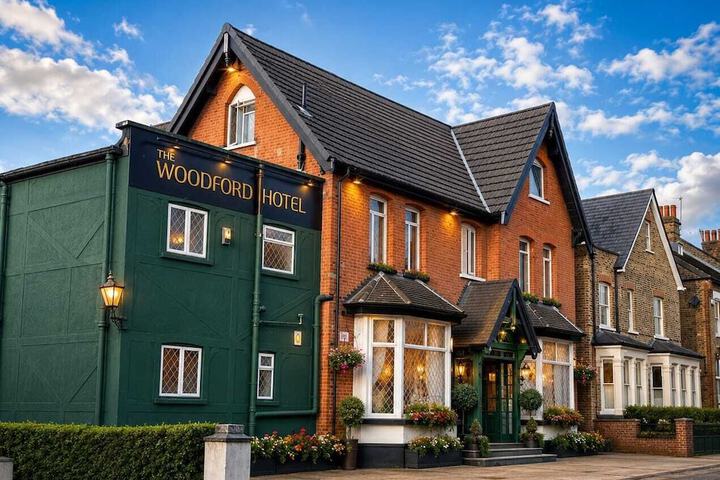 Woodford Hotel