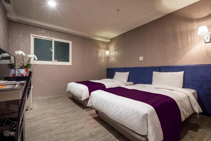 Room 34 of 41