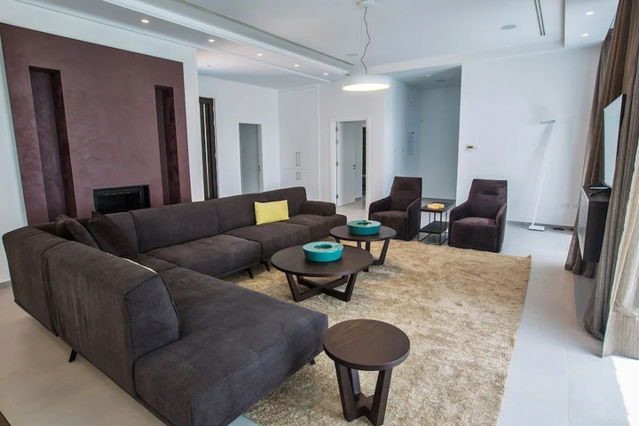 Room 3 of 25