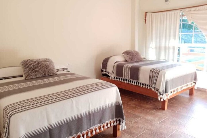 Room 8 of 38
