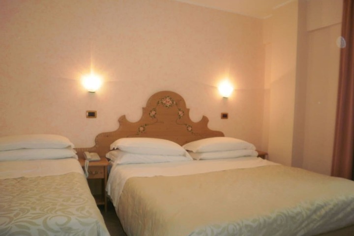 Room 11 of 47