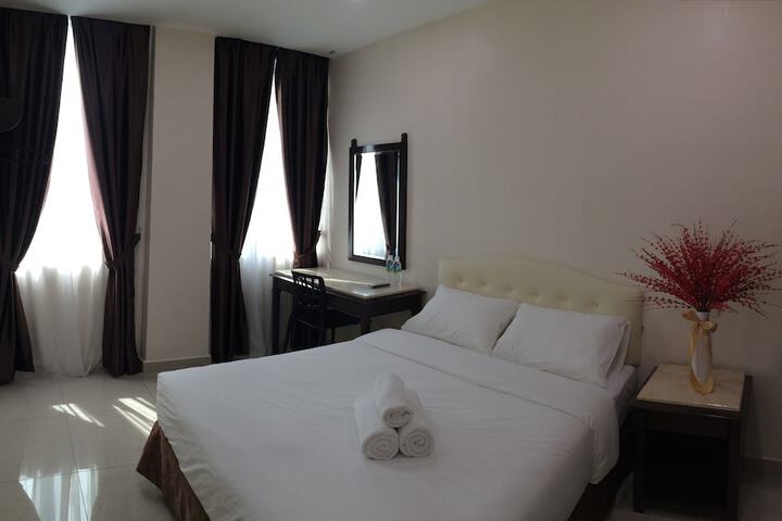 Room 3 of 18