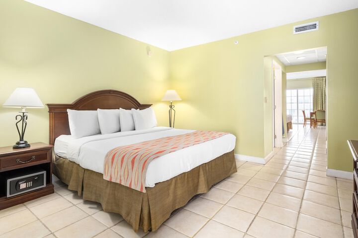 Room 4 of 55