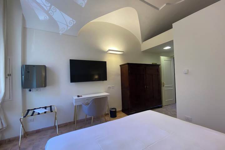 Room 93 of 180