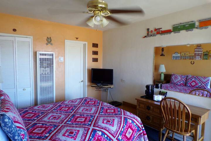 Room 12 of 101