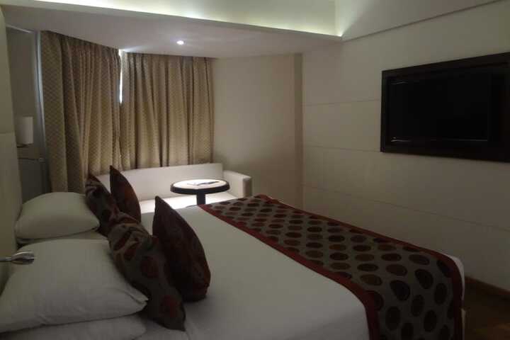Room 19 of 48