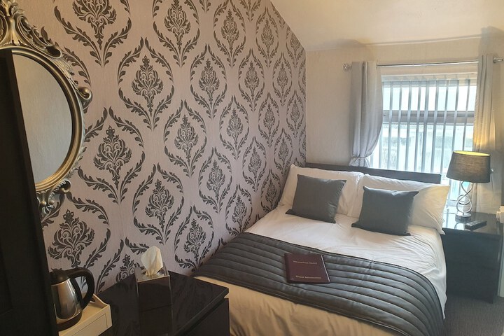Room 17 of 49