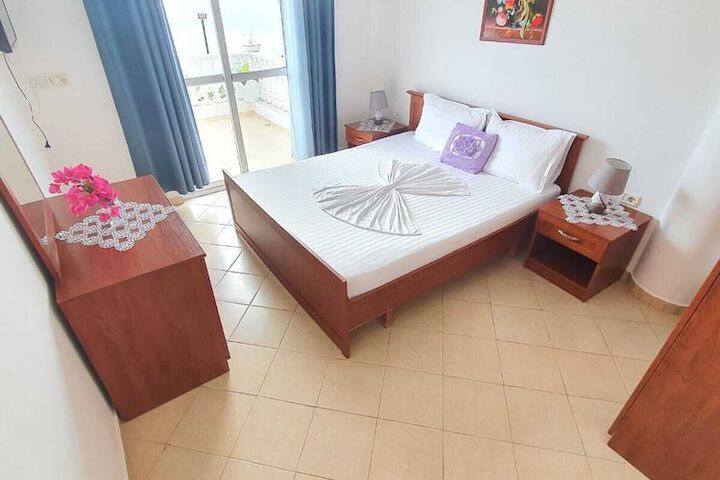 Room 3 of 59