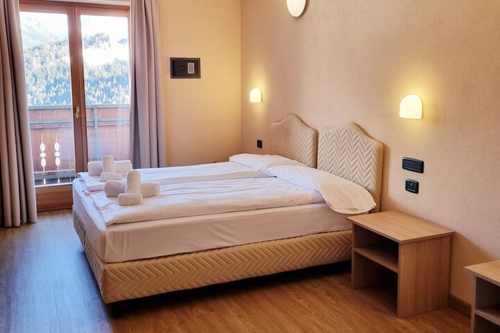 Room 25 of 66