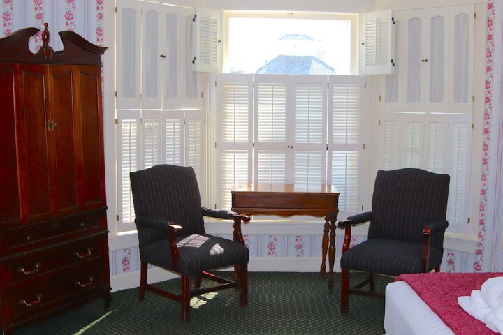 Room 46 of 112