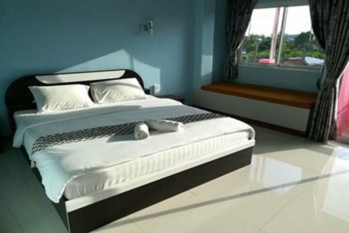 Room 13 of 25