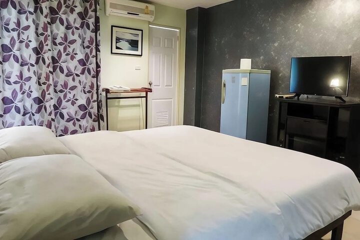 Room 12 of 42
