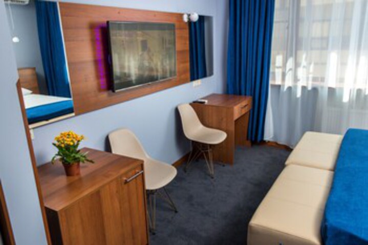 Room 15 of 36