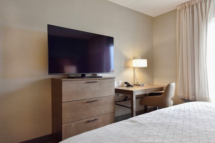2 Queen 1 Bedroom Suite Mobility Accessible Roll Shower (24 of 29)
