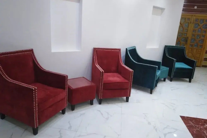 Room 10 of 16