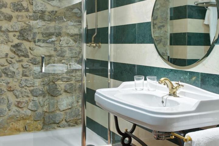 Bathroom Interior Photo