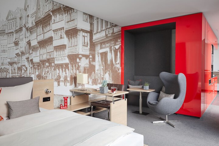 Room 6 of 45