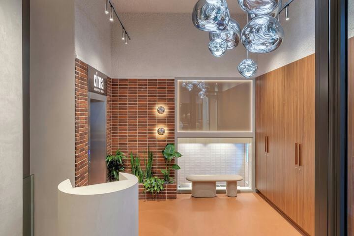 Lounge 156 of 219